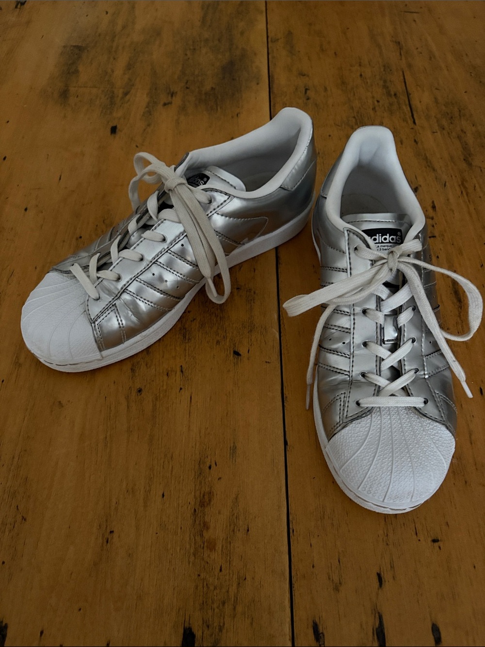 Adidas Women’s Metallic Silver Superstars Sneakers US 7.5 EUC